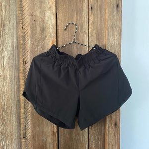 lululemon athletica Track That High-Rise Lined Short 3” Size 8